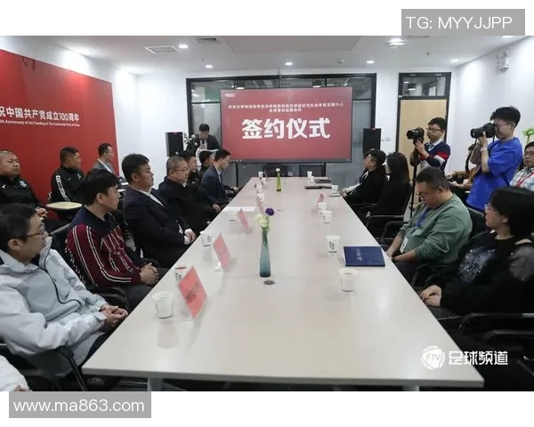 赛后分析：上海足球队与成都足球队的团队协作表现及其影响因素探讨